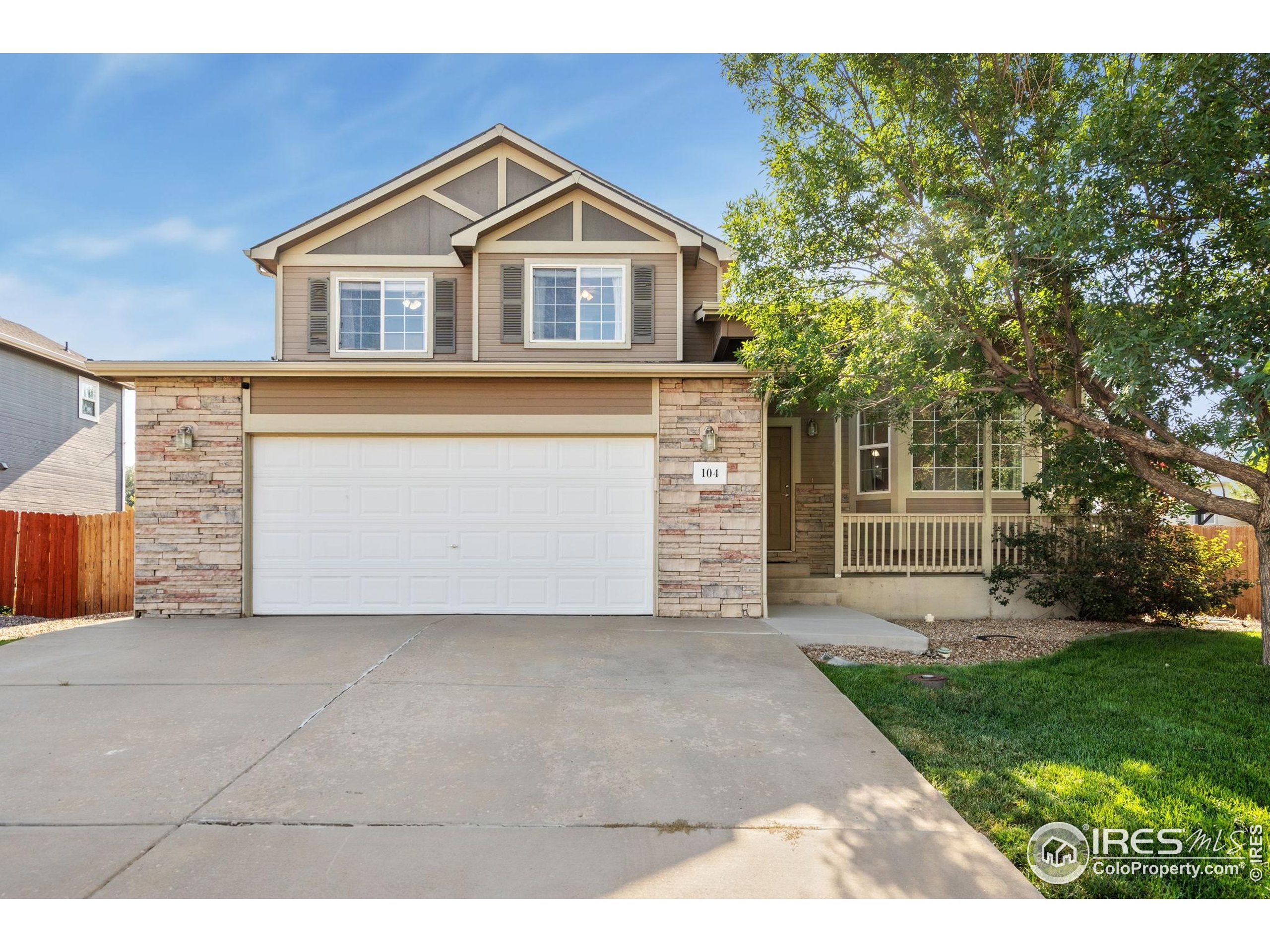 104 Arapaho St