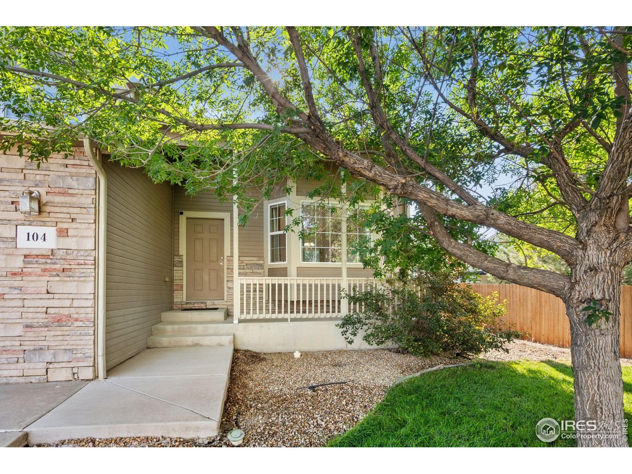 104 Arapaho St