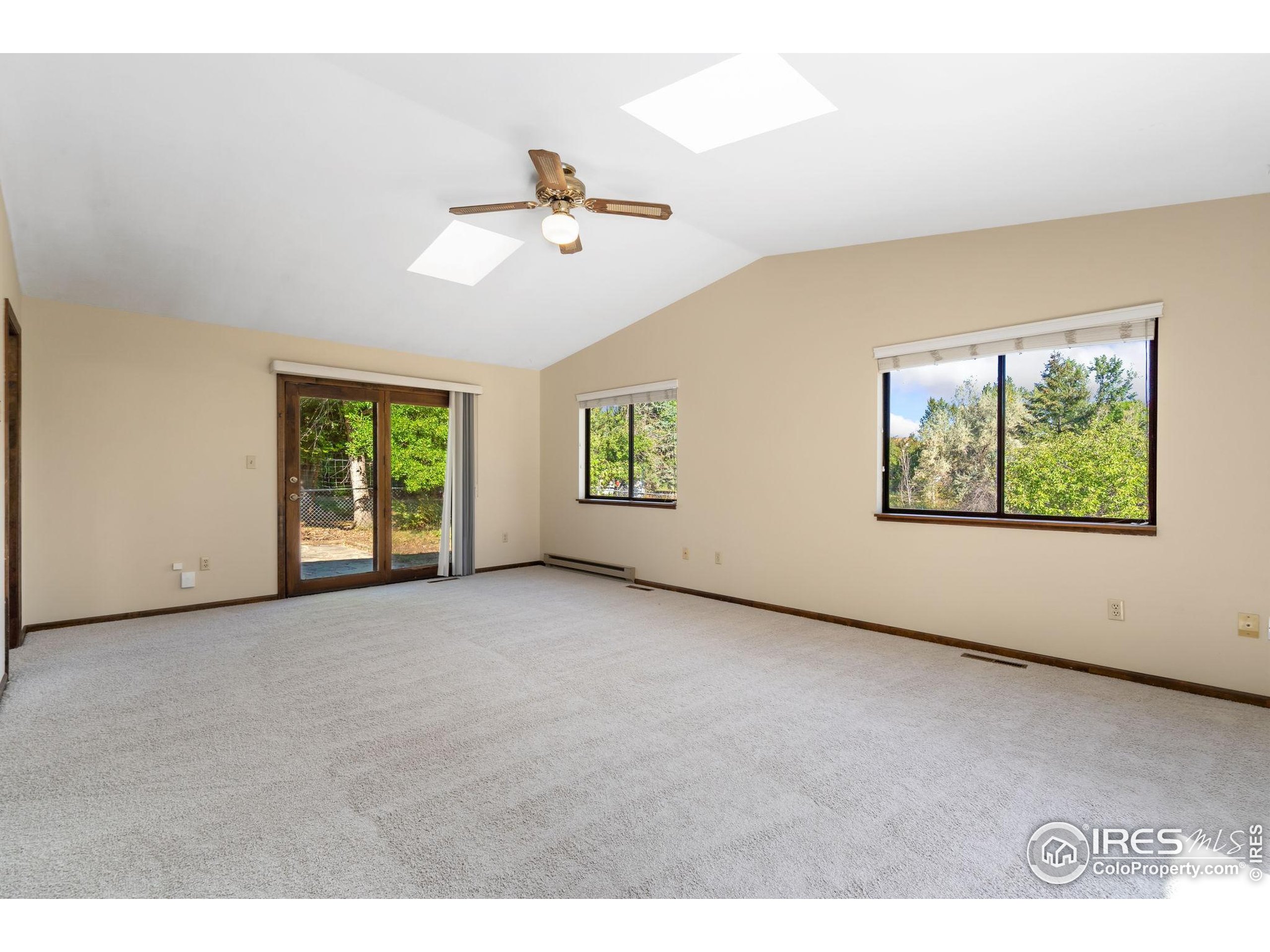 845 Cottonwood Dr