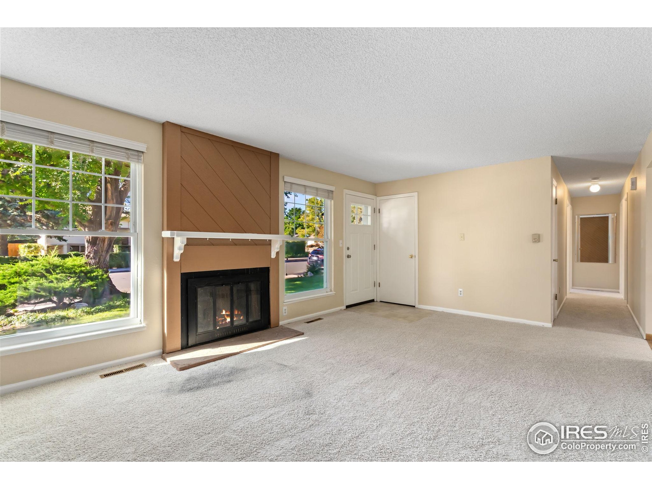 845 Cottonwood Dr