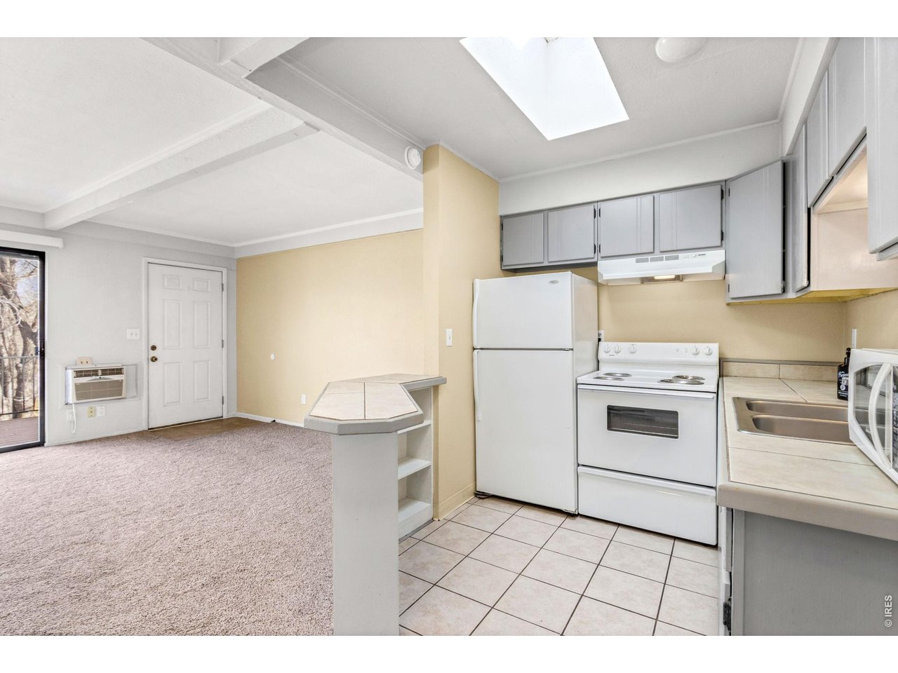 804 Stone Mountain Dr 204