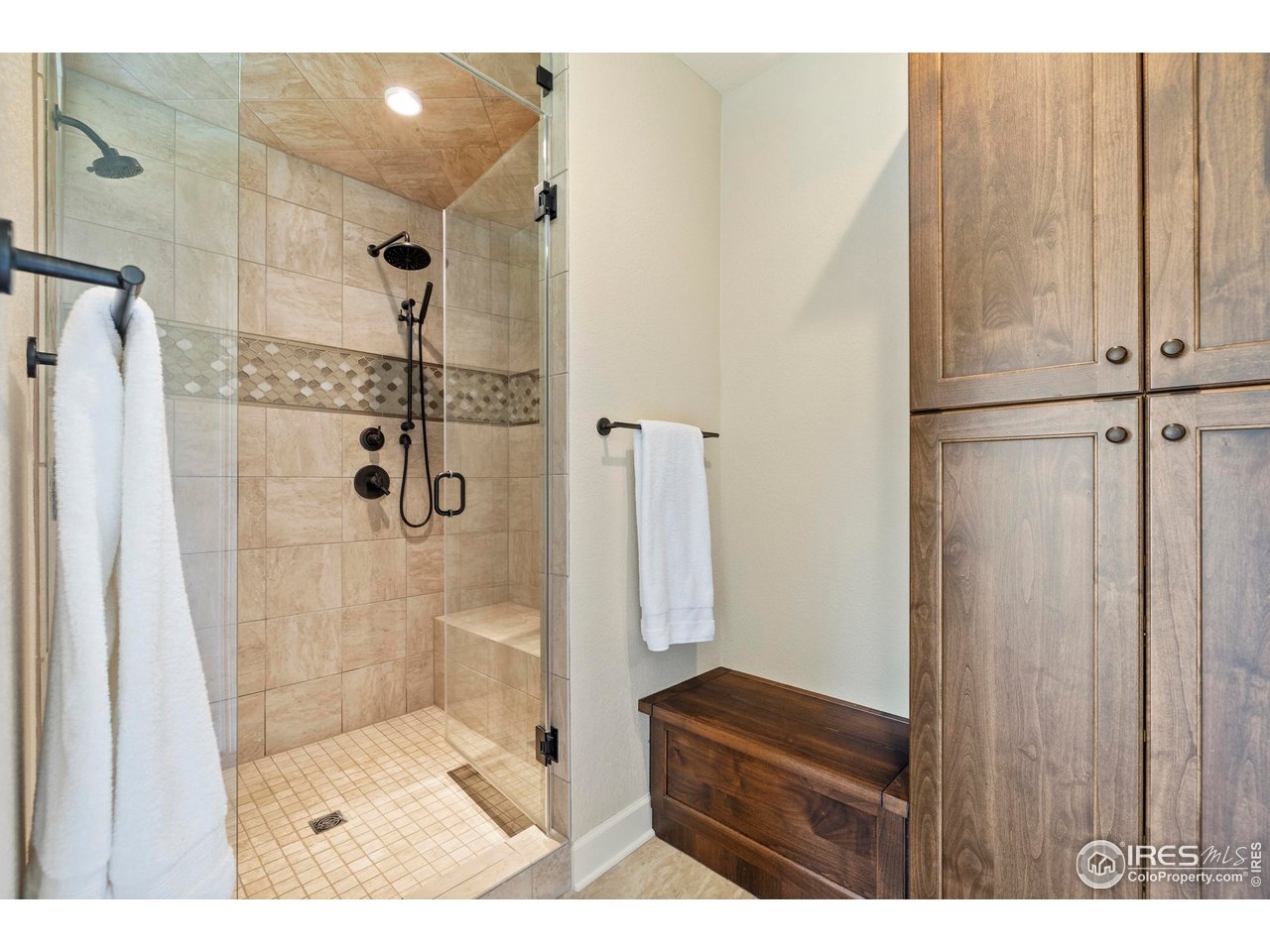 793 Richards Lake Rd