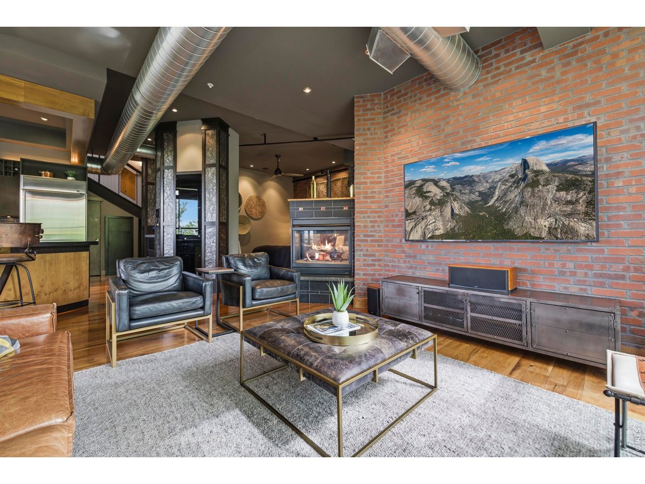 200 S College Ave 300