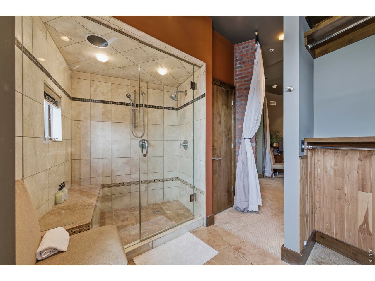 200 S College Ave 300