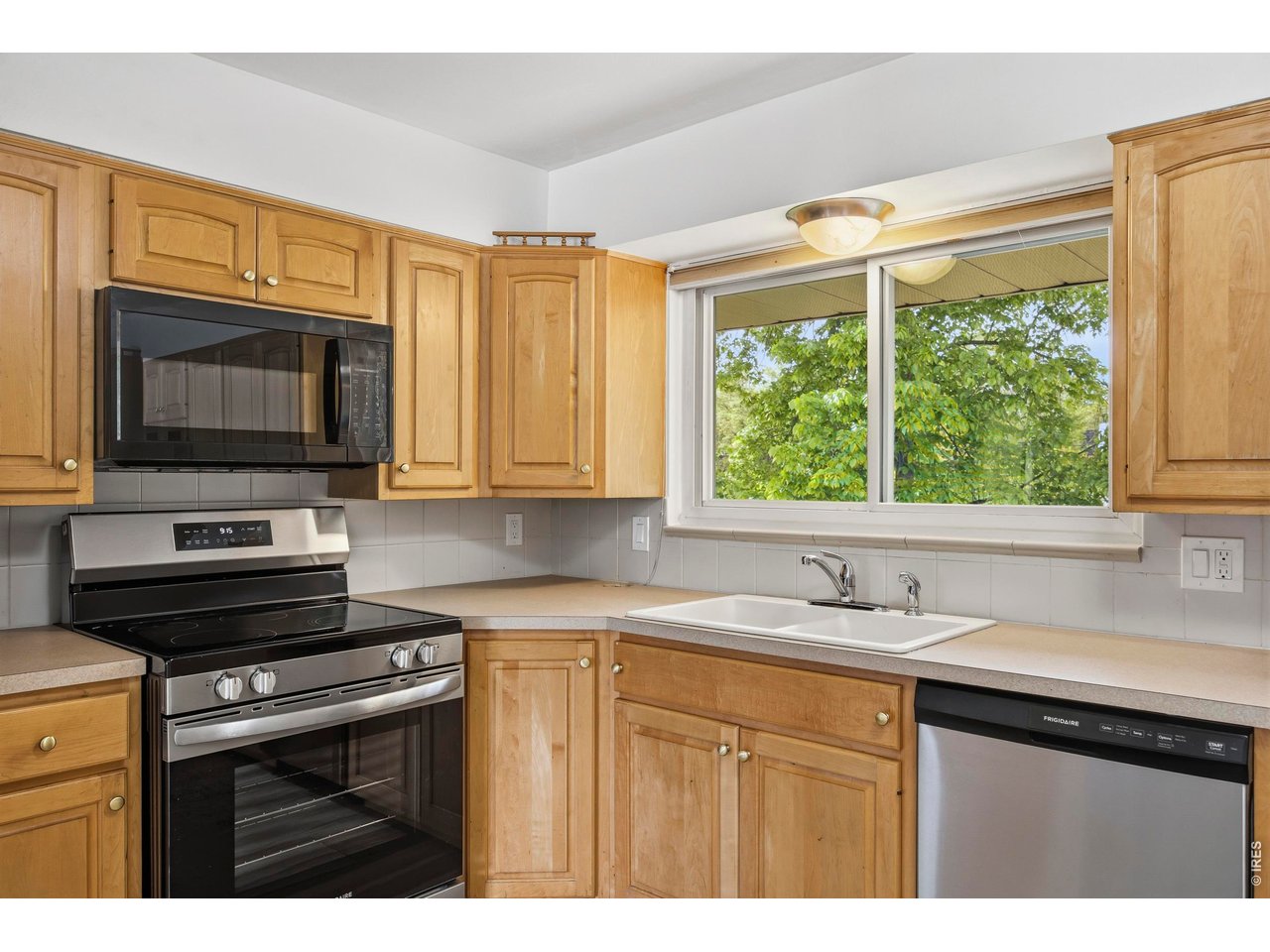 605 Princeton Rd