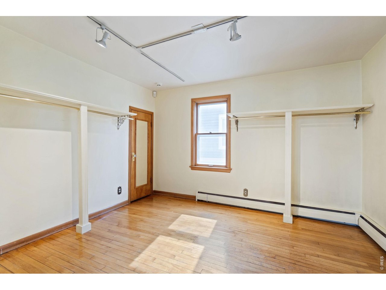 609 Main St
