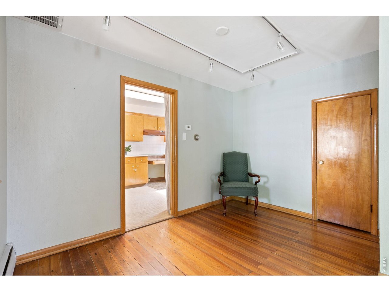 609 Main St