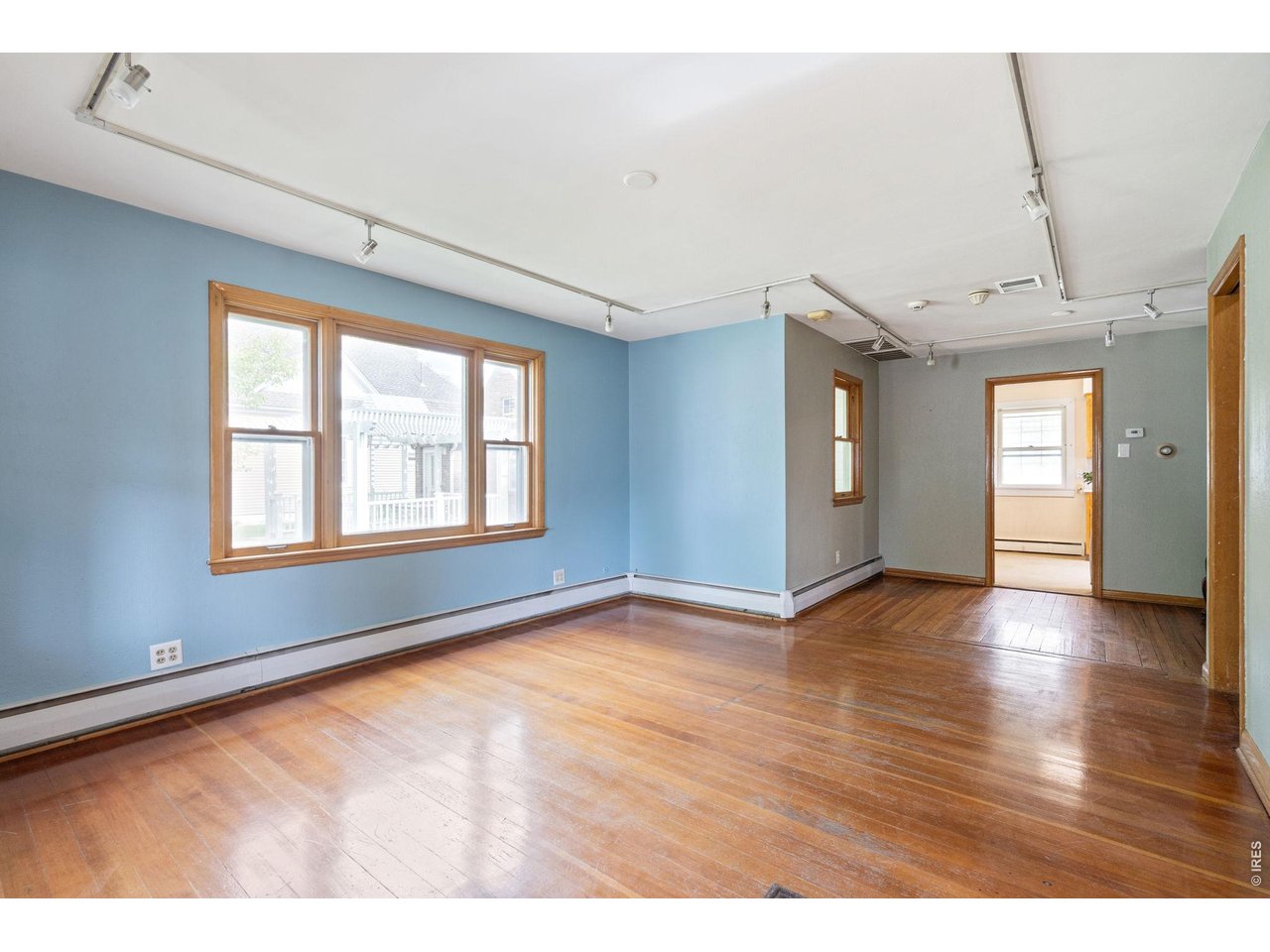 609 Main St