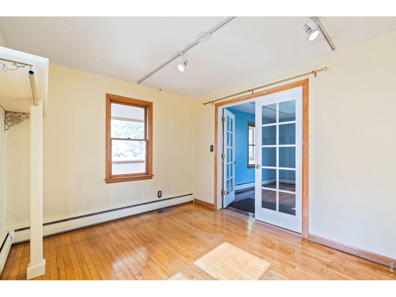 609 Main St