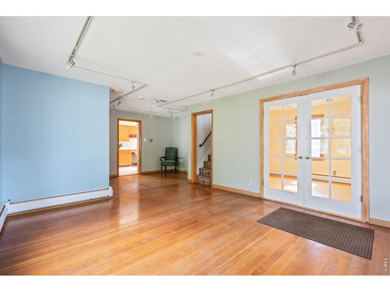609 Main St