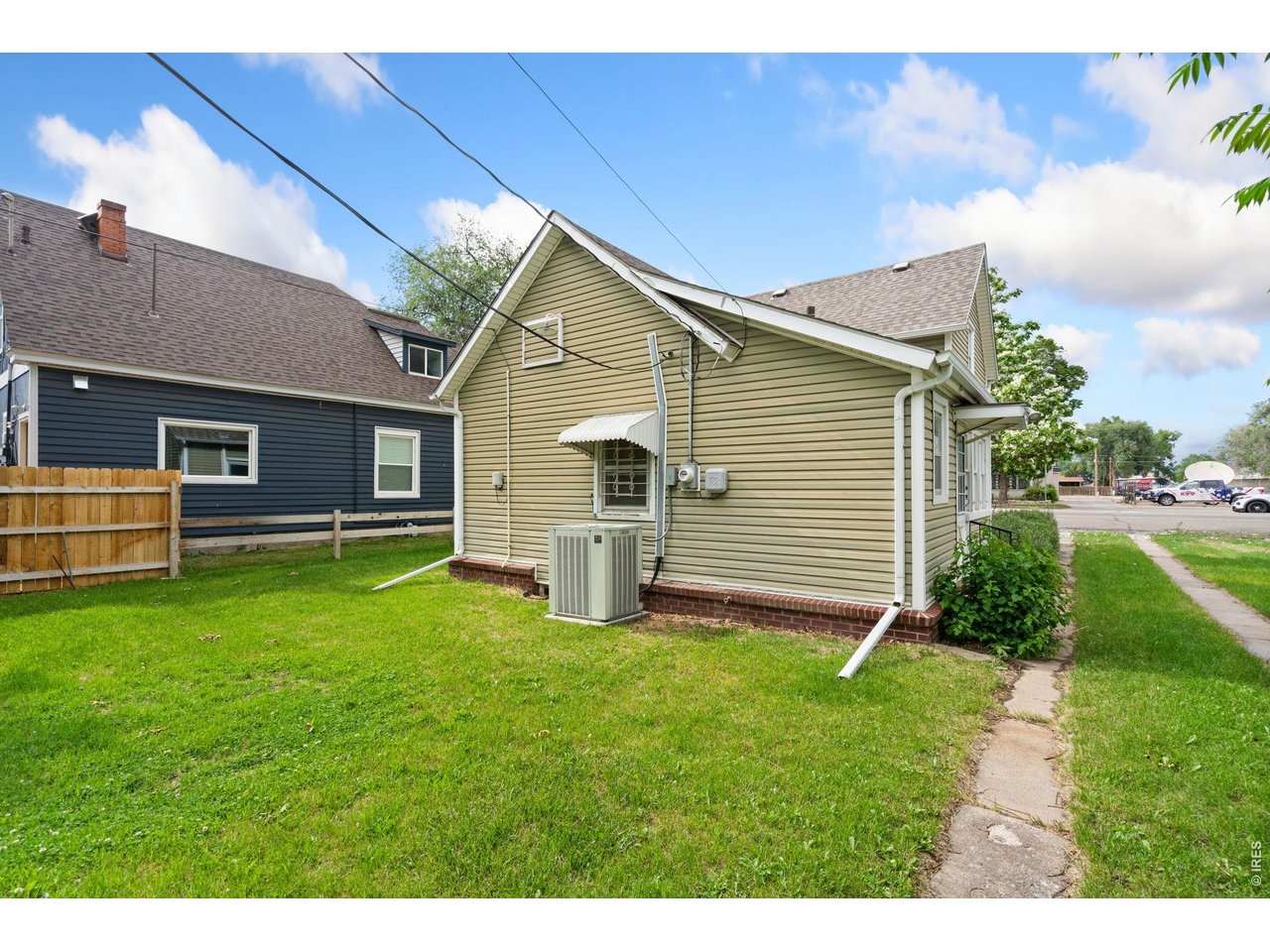 609 Main St