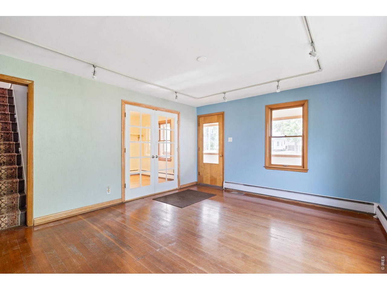 609 Main St