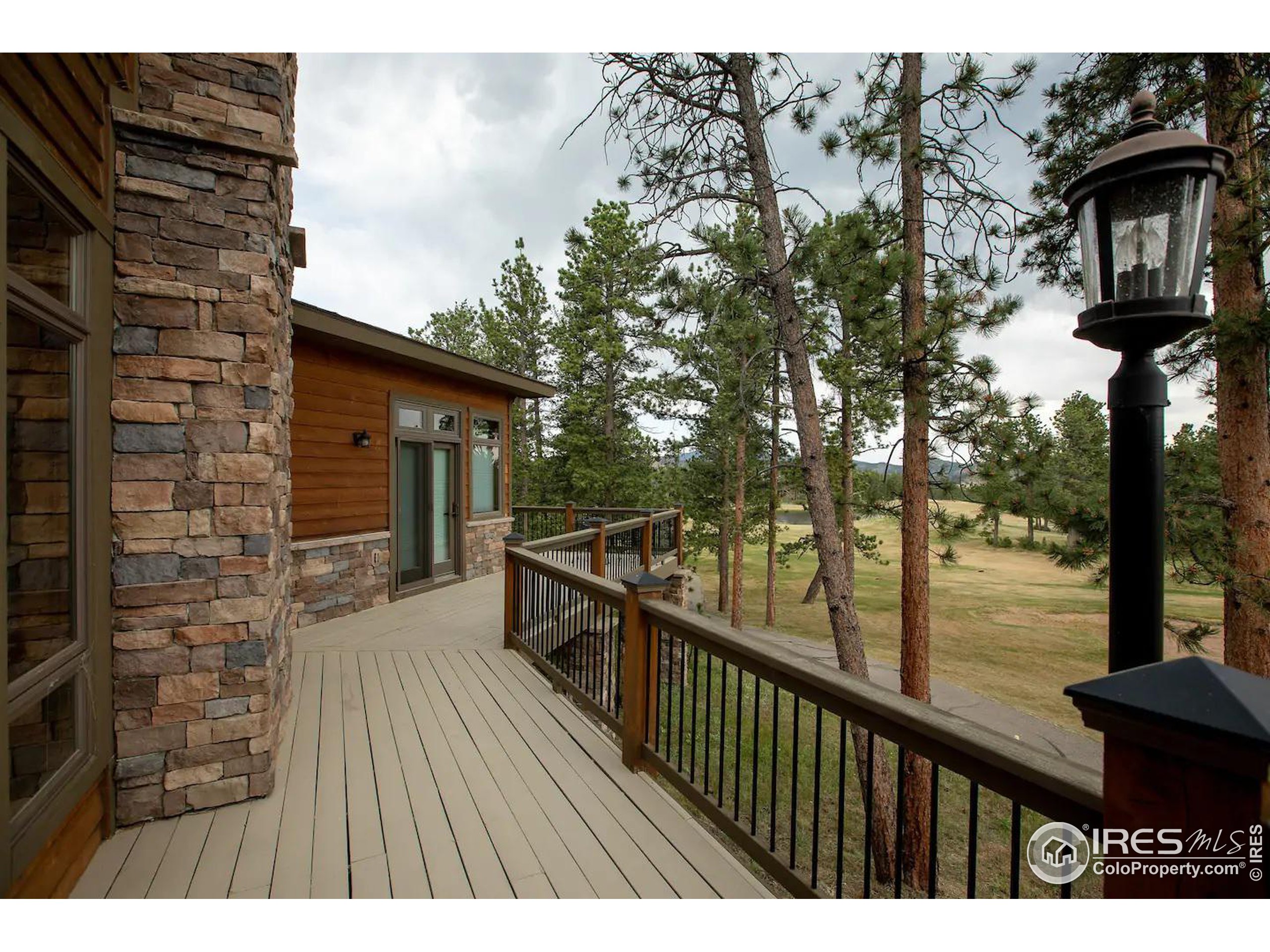 2085 Fox Acres Dr E