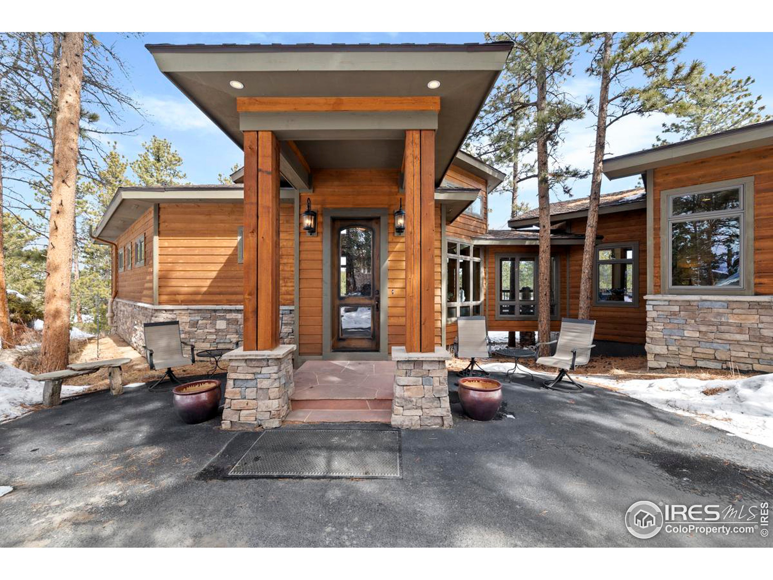 2085 Fox Acres Dr E