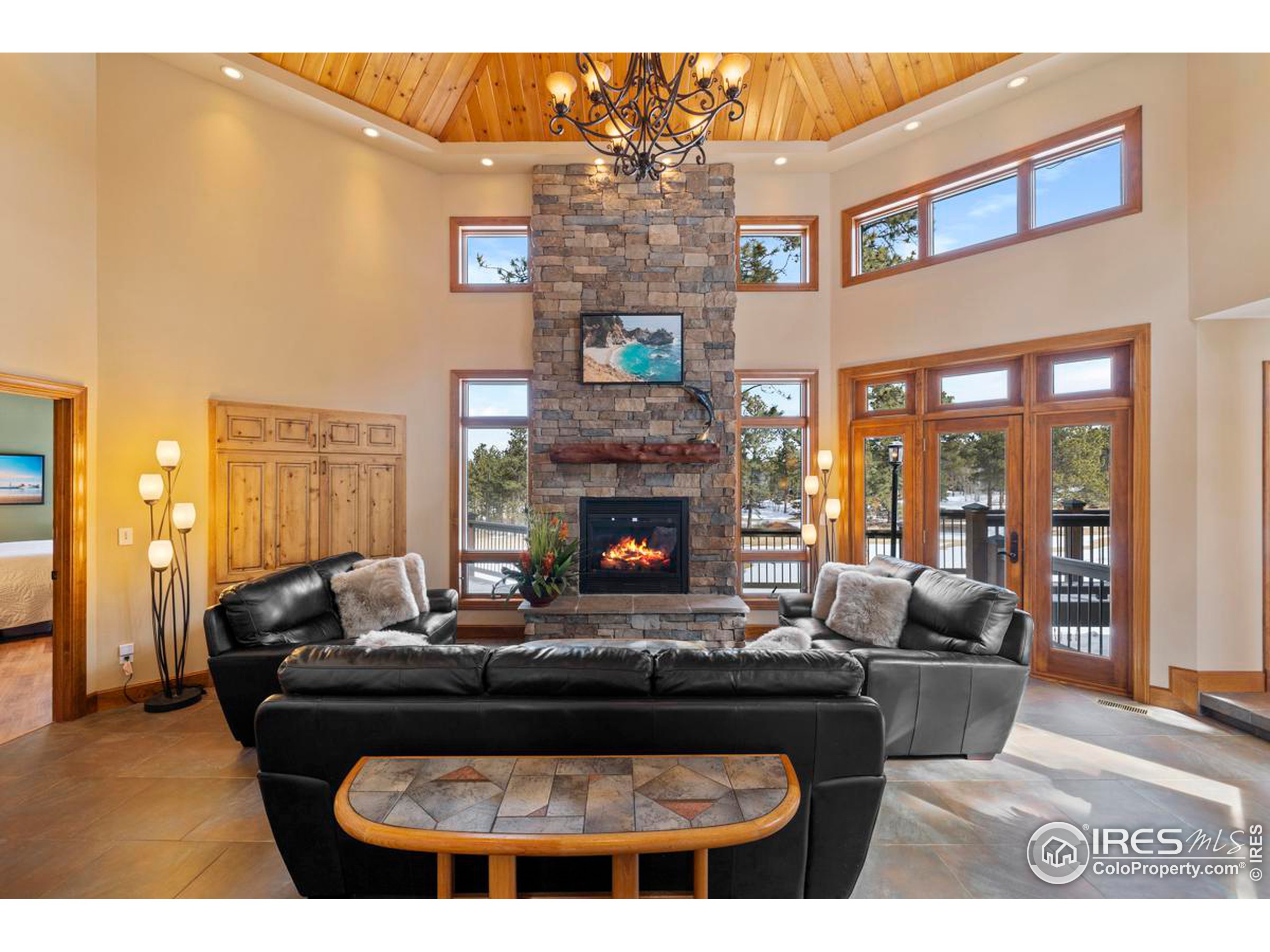 2085 Fox Acres Dr E