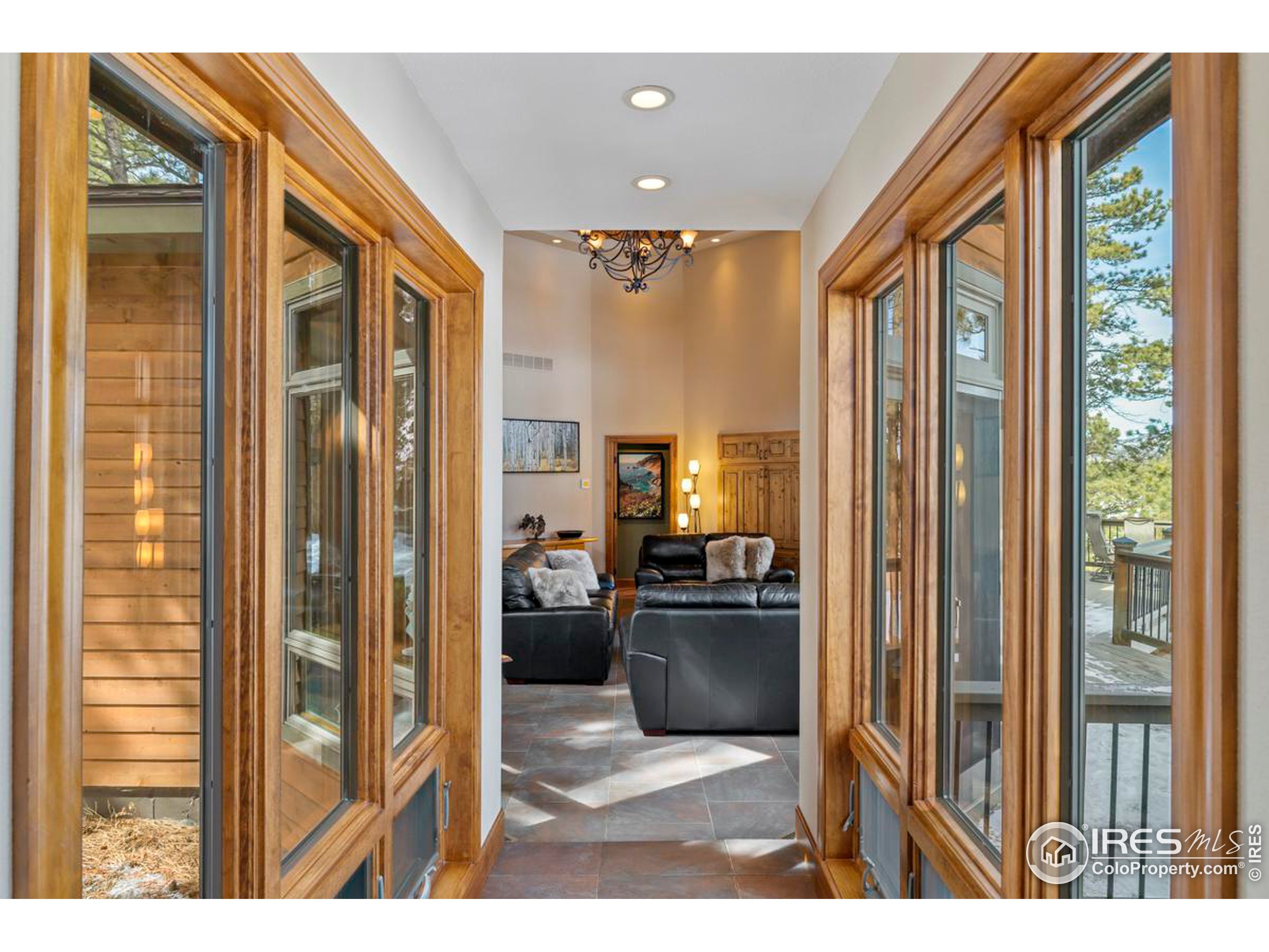 2085 Fox Acres Dr E