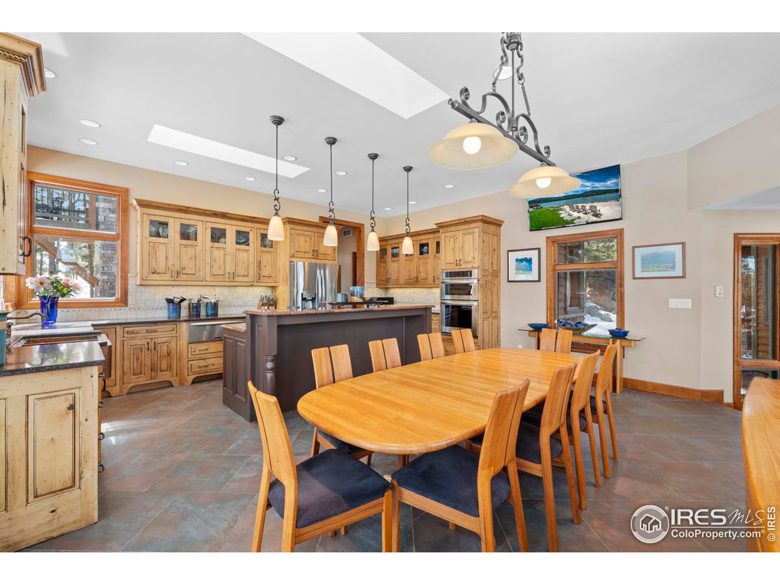 2085 Fox Acres Dr E