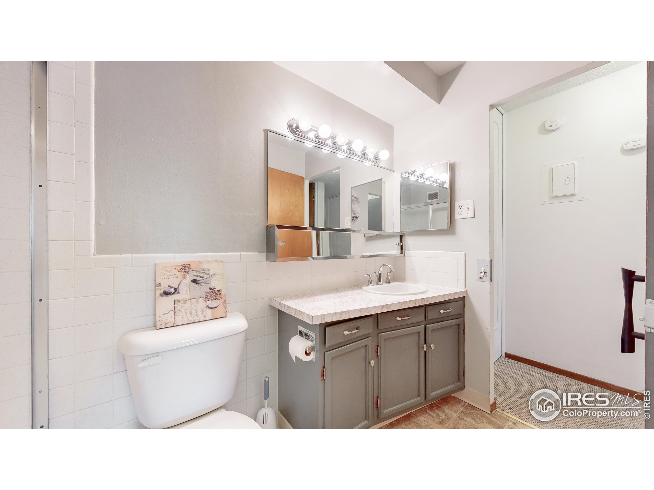 9360 E Center Ave Unit: B