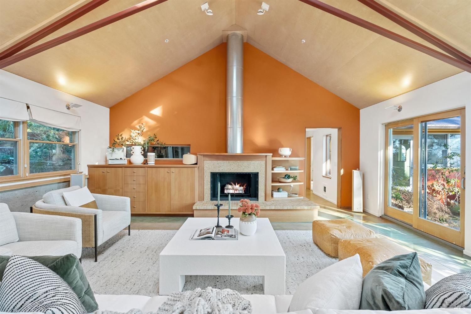 328 Panoramic Highway