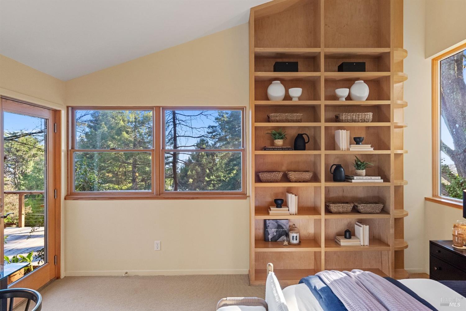 328 Panoramic Highway