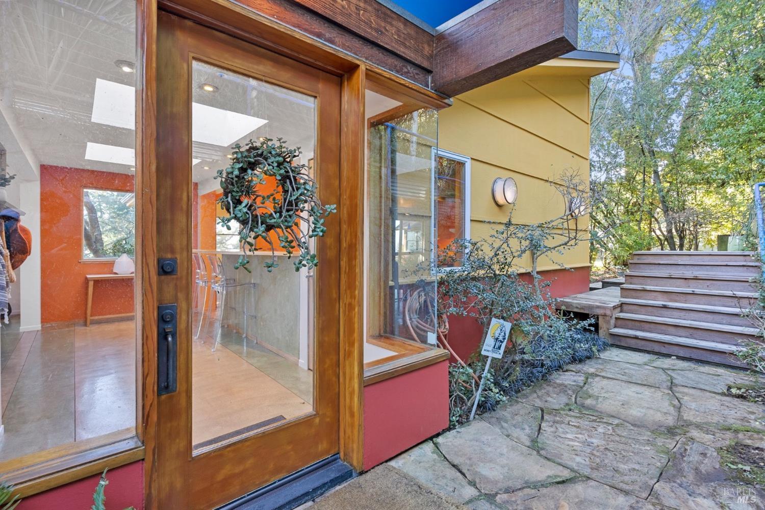 328 Panoramic Highway