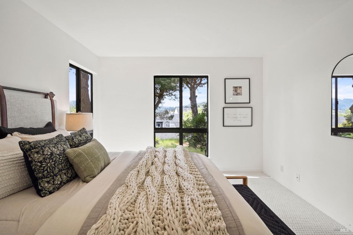 56 Eucalyptus Knoll St