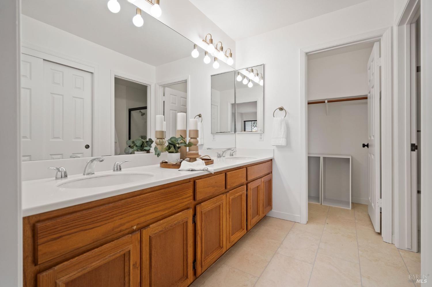 56 Eucalyptus Knoll St