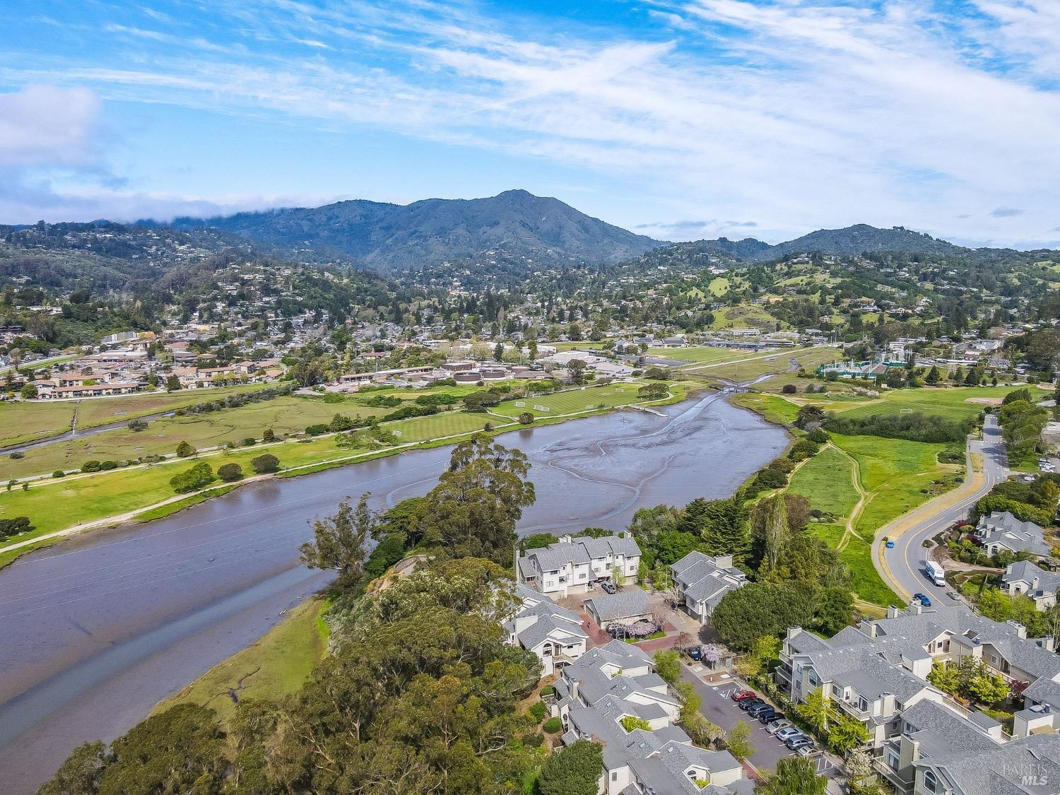 56 Eucalyptus Knoll St