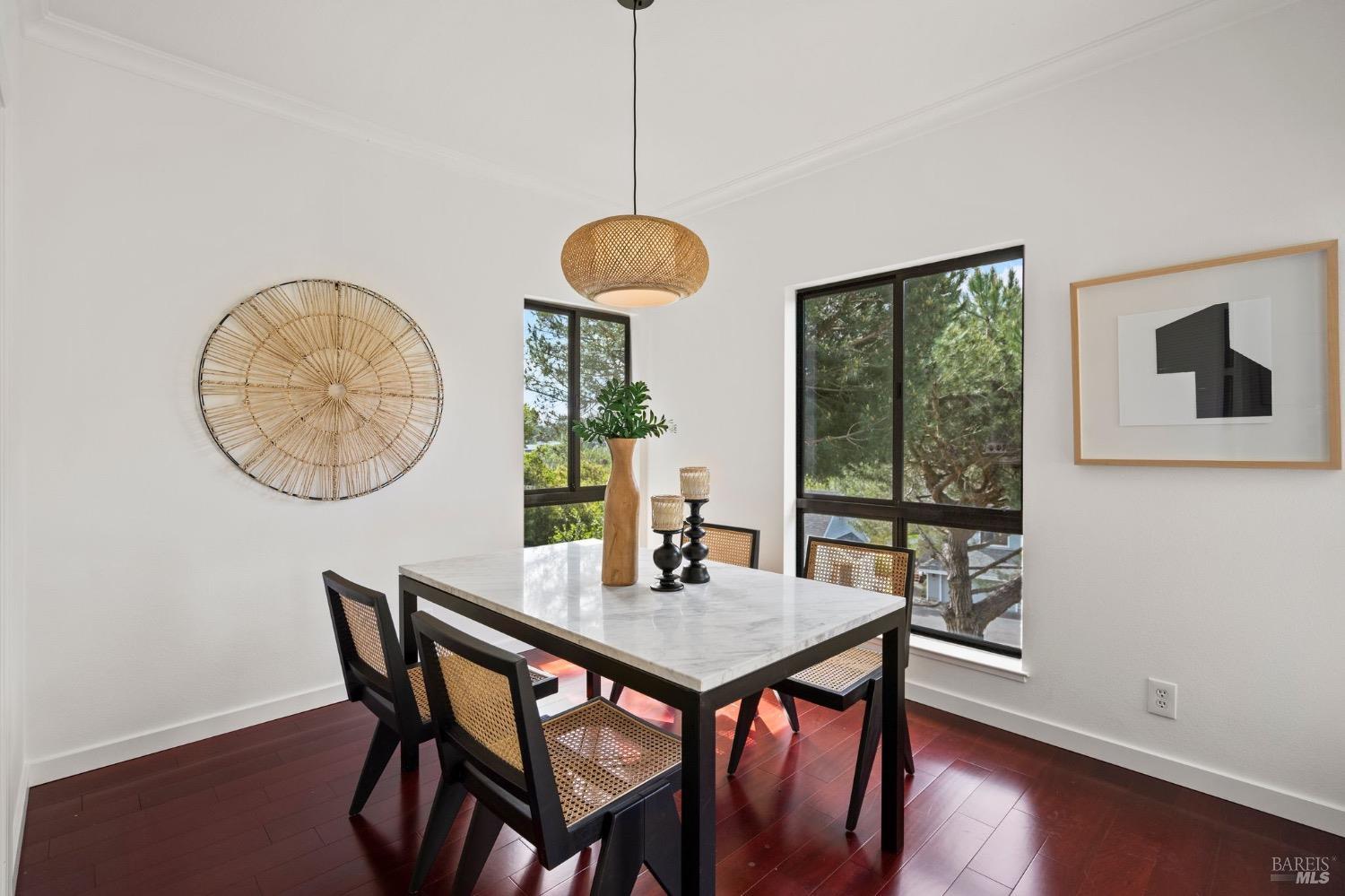 56 Eucalyptus Knoll St