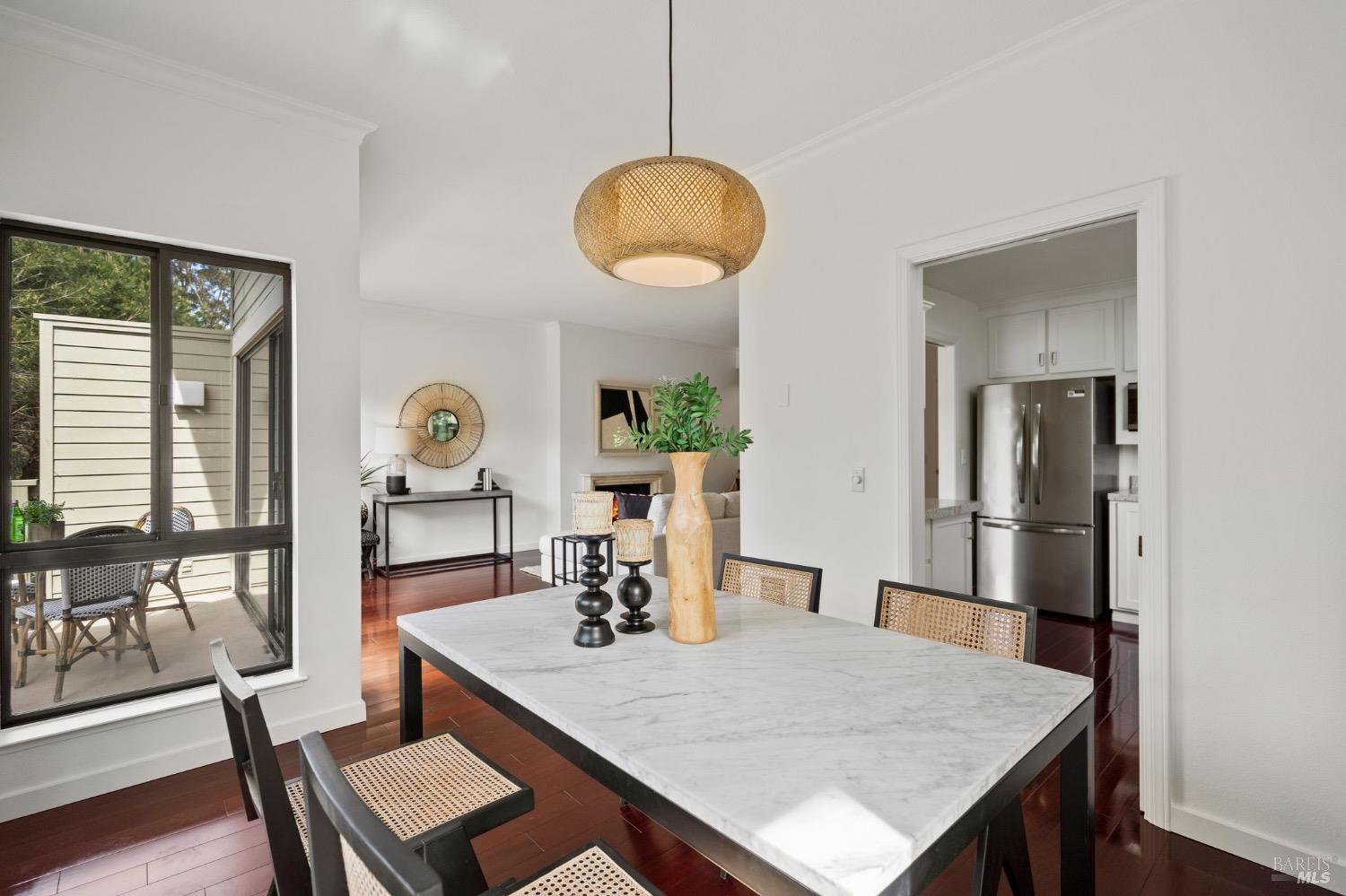 56 Eucalyptus Knoll St