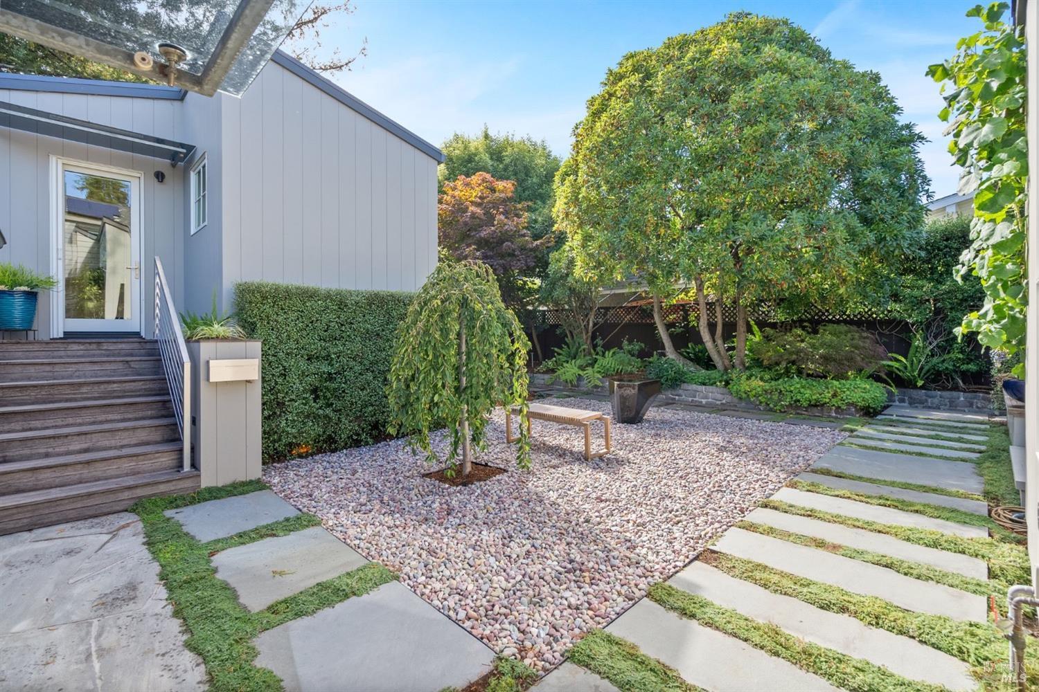 82 Walnut Ave