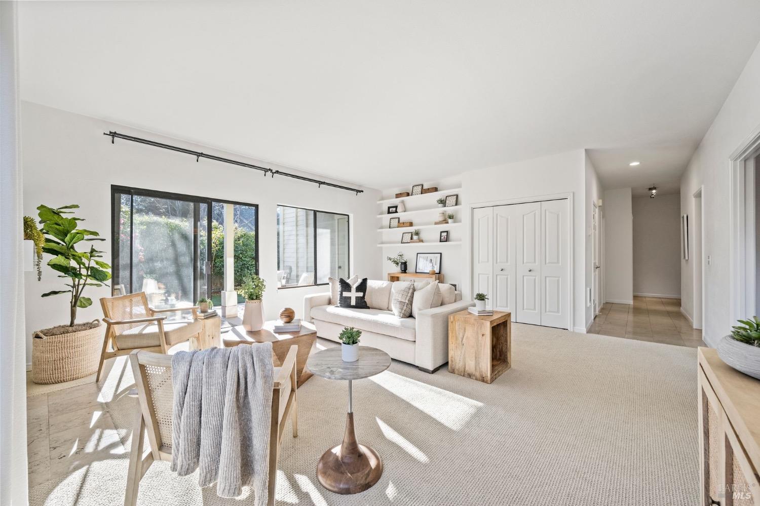 113 Eucalyptus Knoll St