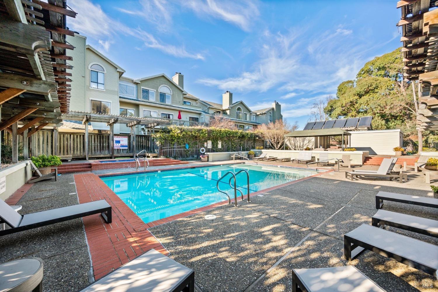 113 Eucalyptus Knoll St