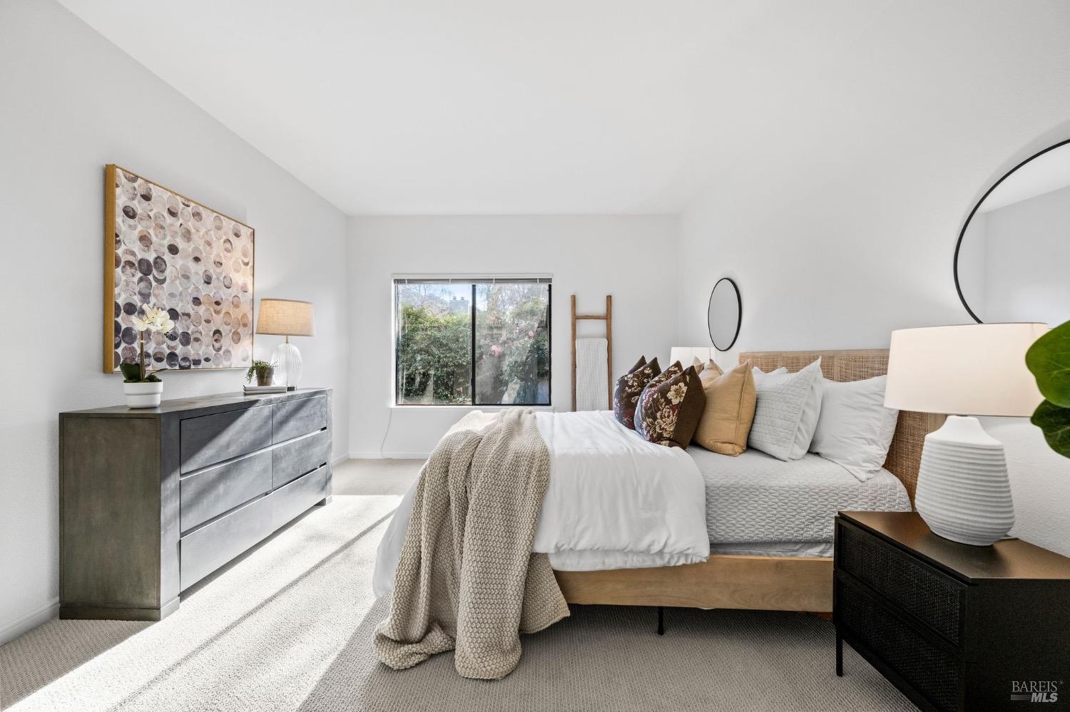 113 Eucalyptus Knoll St