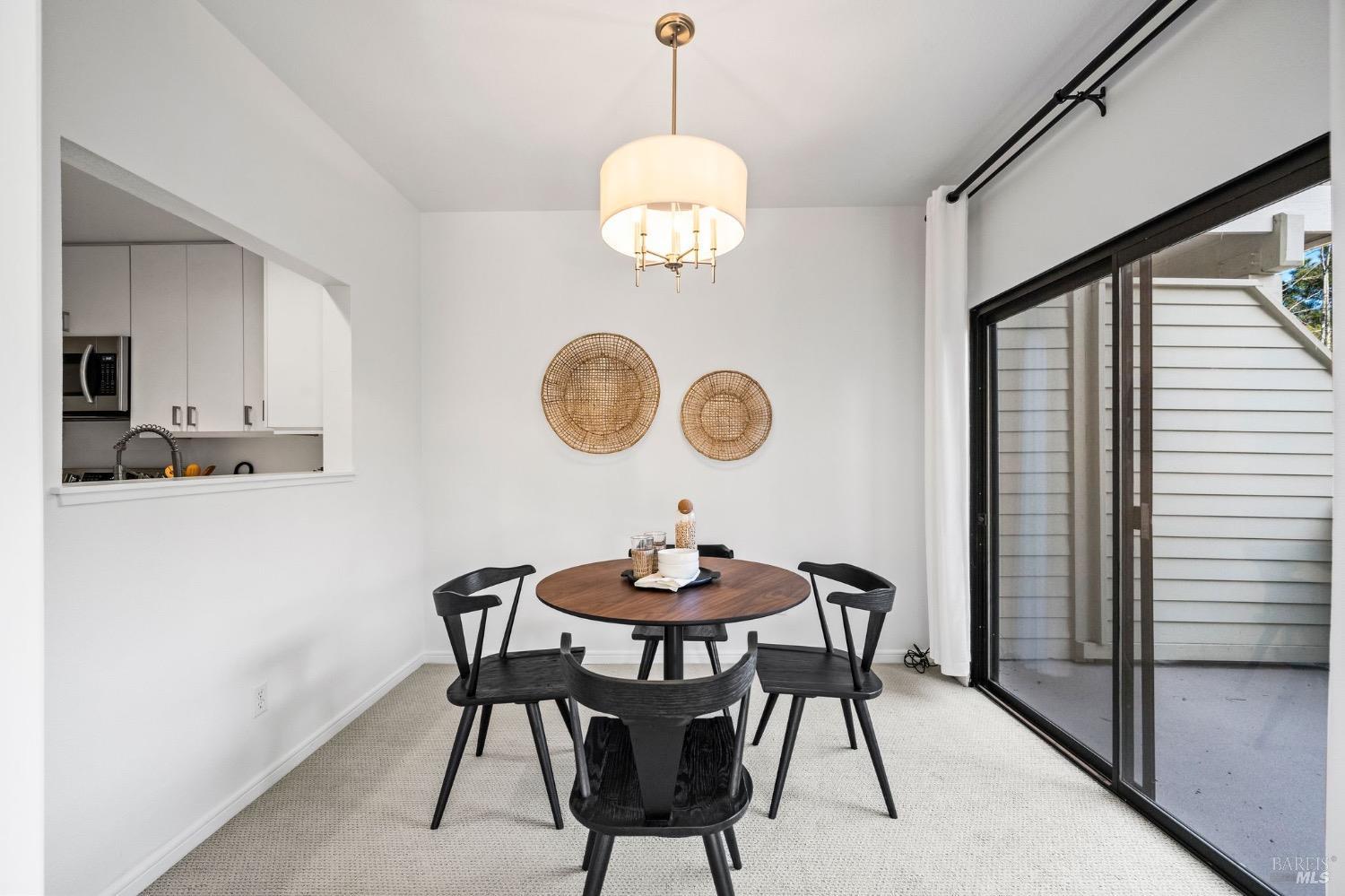 113 Eucalyptus Knoll St