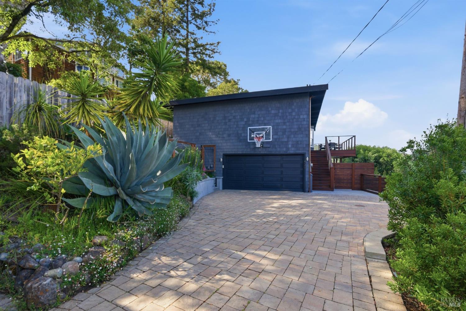 439 Molino Avenue
