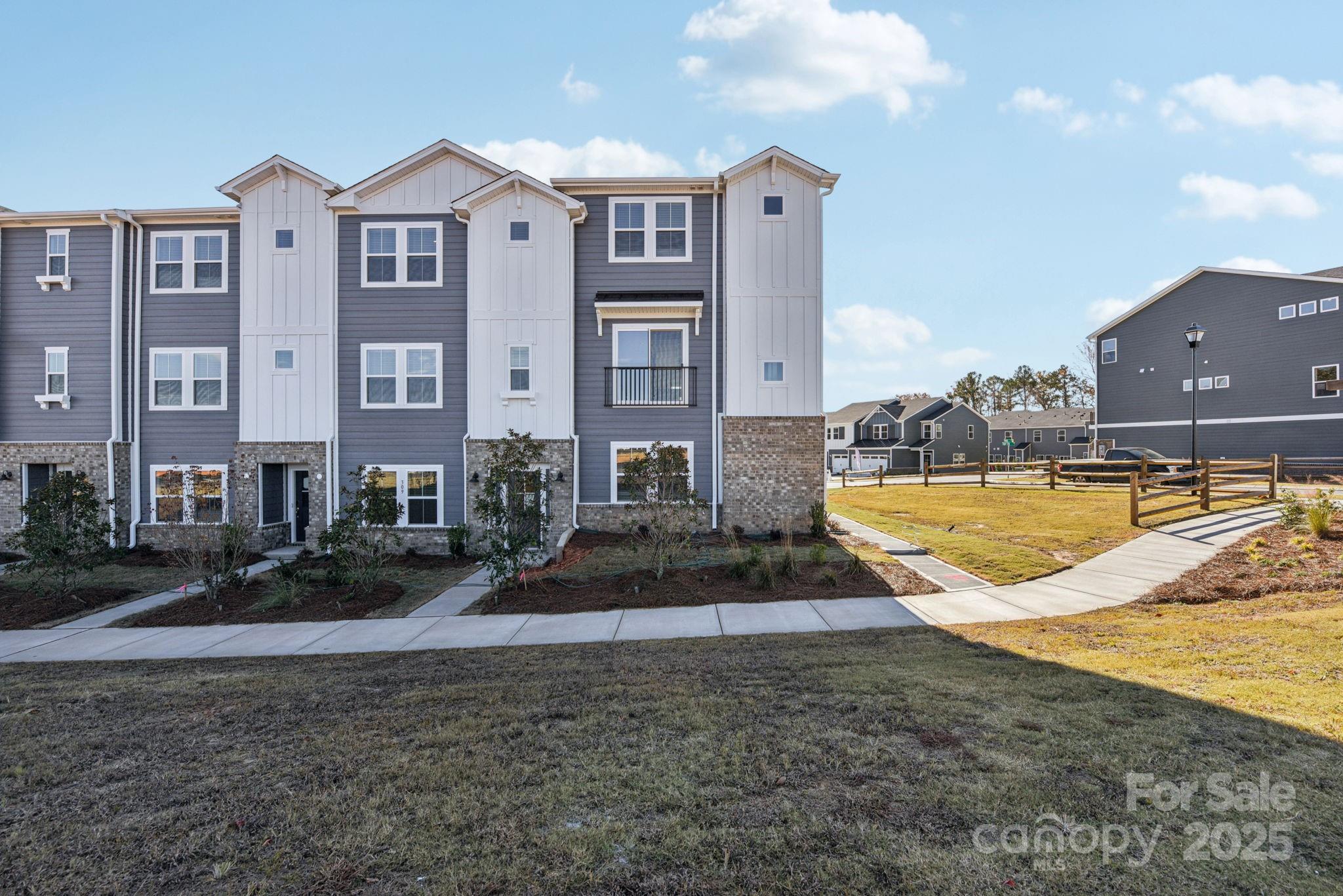 305 Golden Maple Court