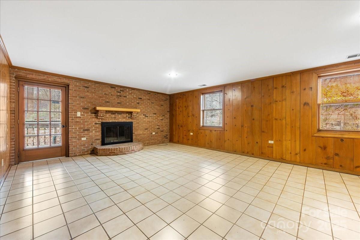 3212 Nancy Creek Road