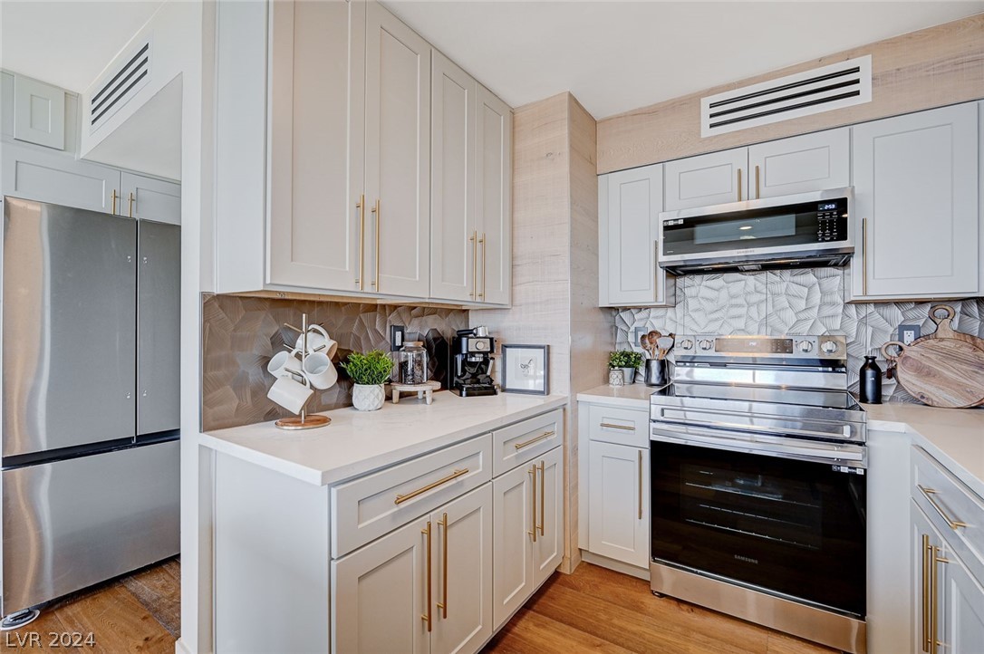 3111 Bel Air Drive 23F
