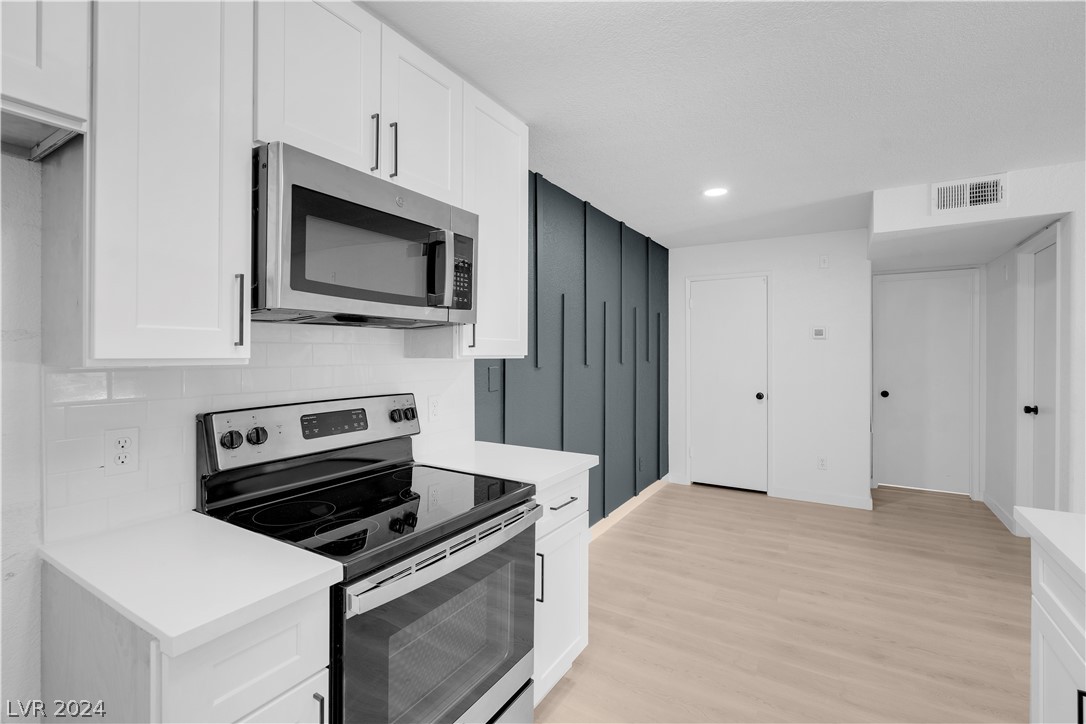 221 Mission Newport Lane 202