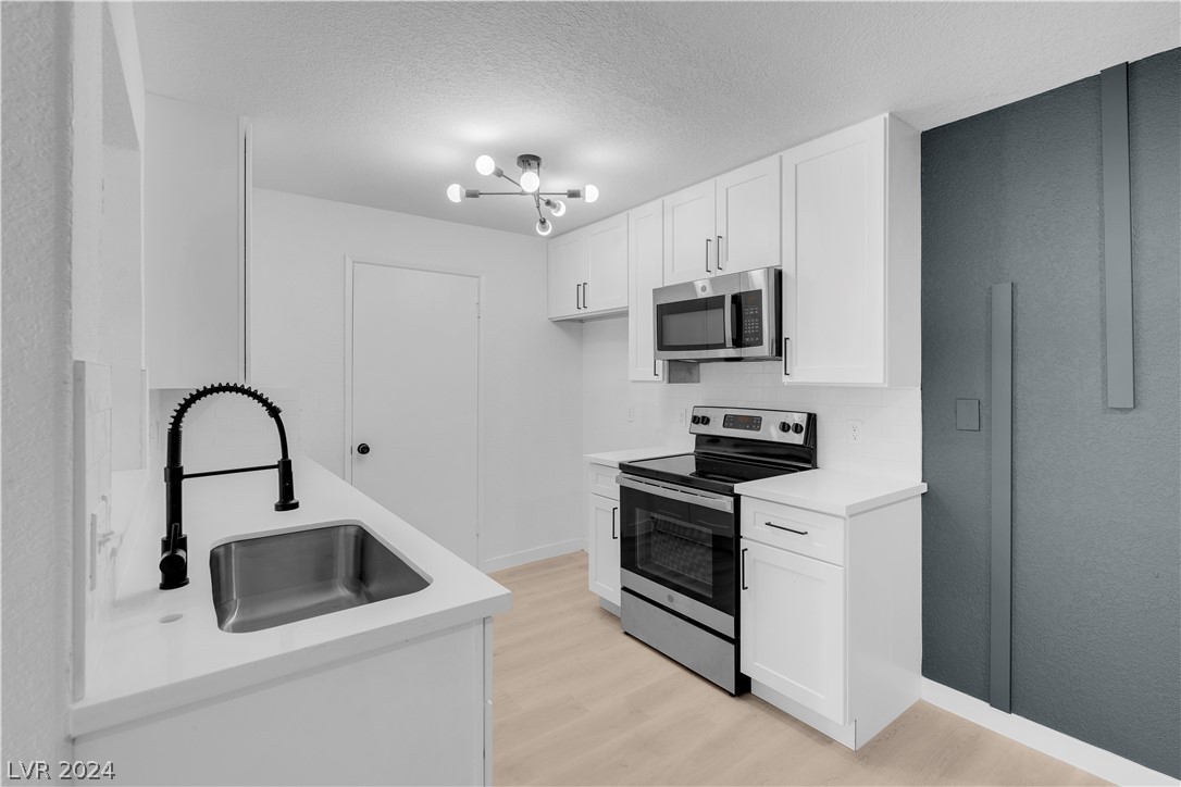 221 Mission Newport Lane 202