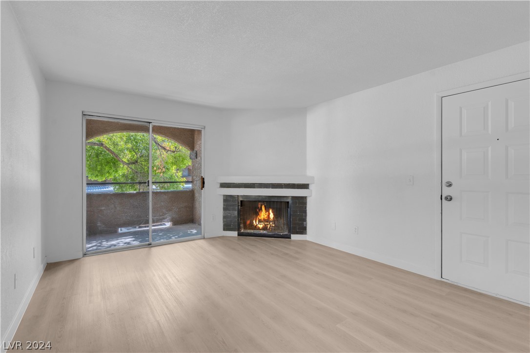 221 Mission Newport Lane 202