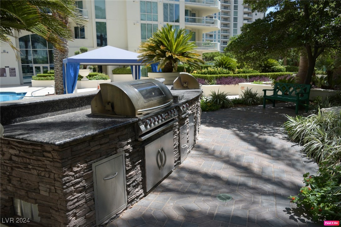 2747 Paradise Road 2001