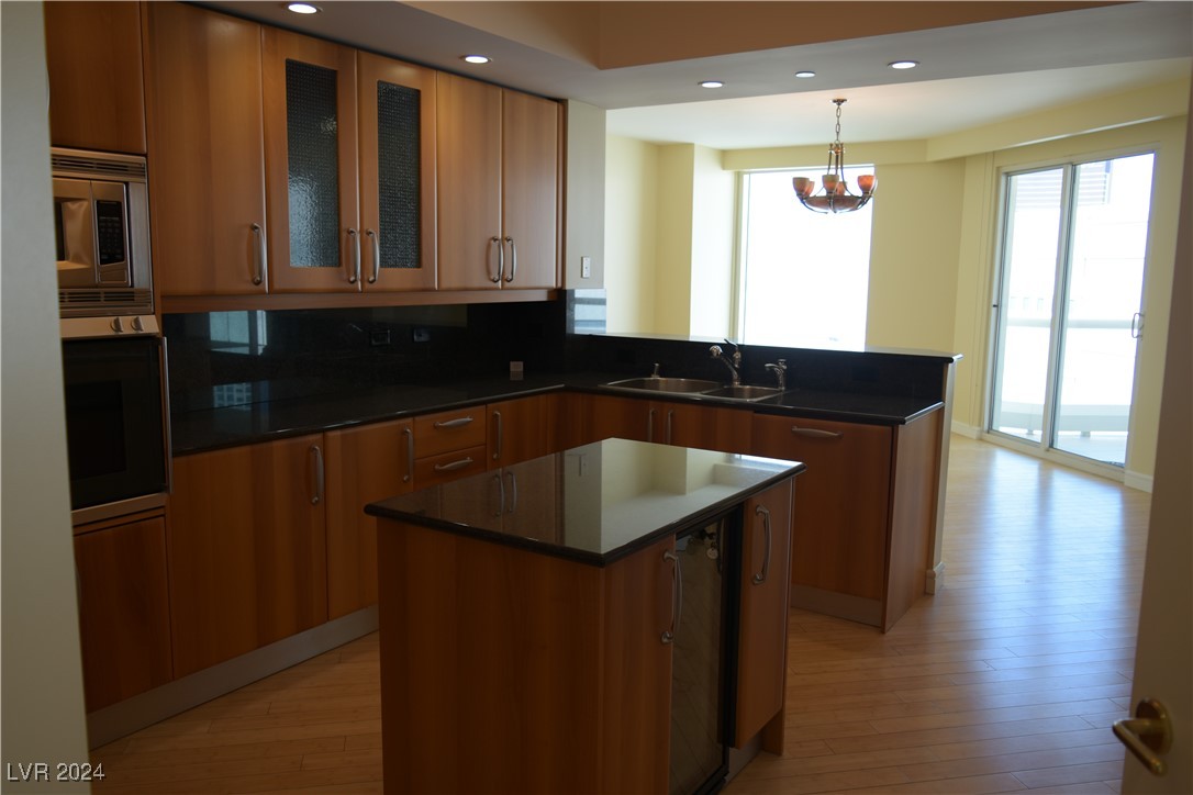 2747 Paradise Road 2001