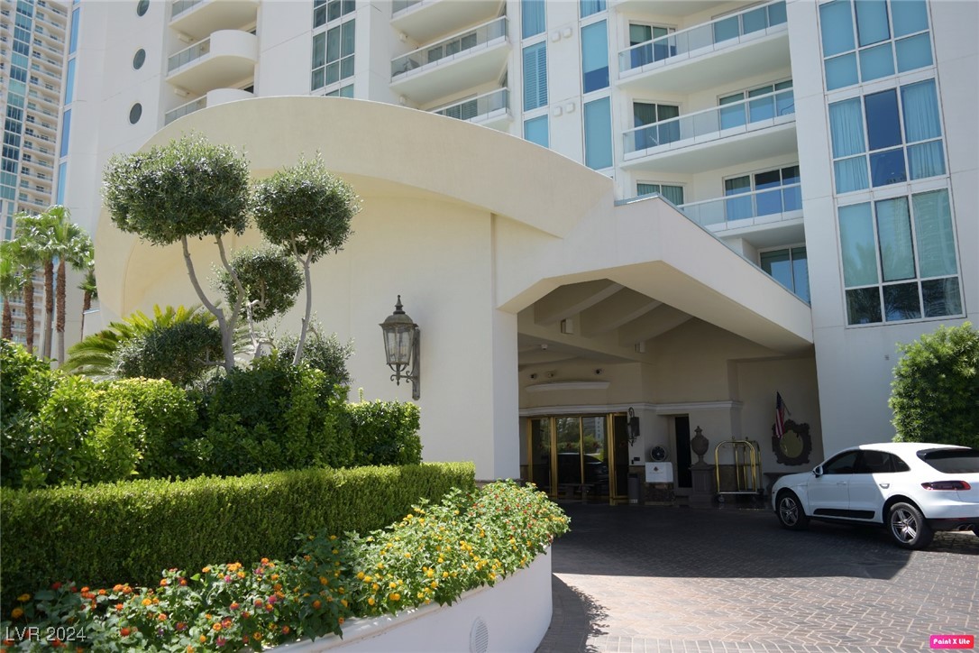 2747 Paradise Road 2001