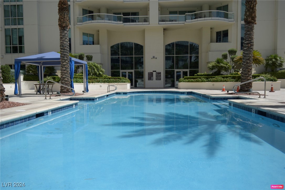 2747 Paradise Road 2001