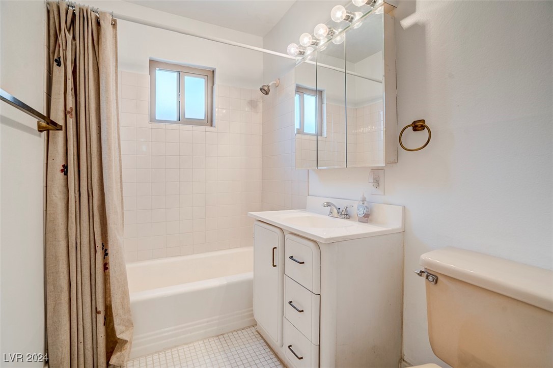 350 East Desert Inn Road D108