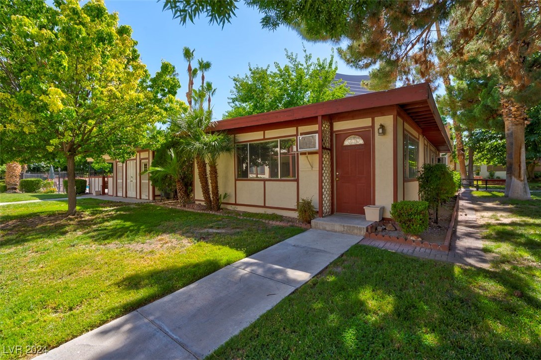 350 East Desert Inn Road D108