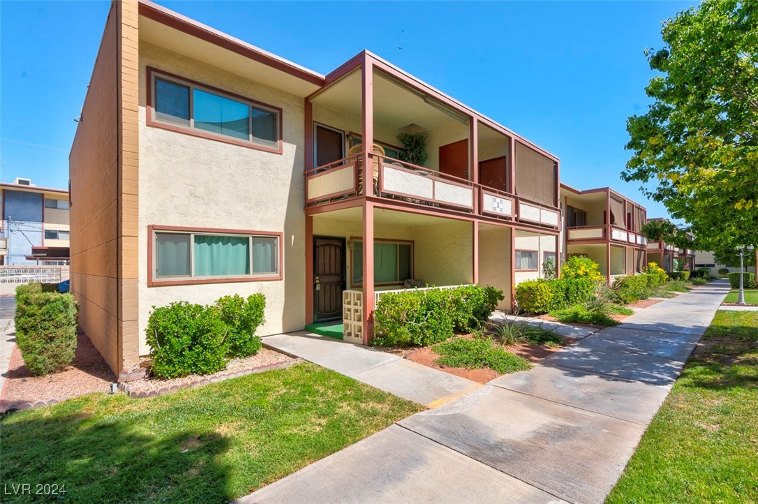 350 East Desert Inn Road D108