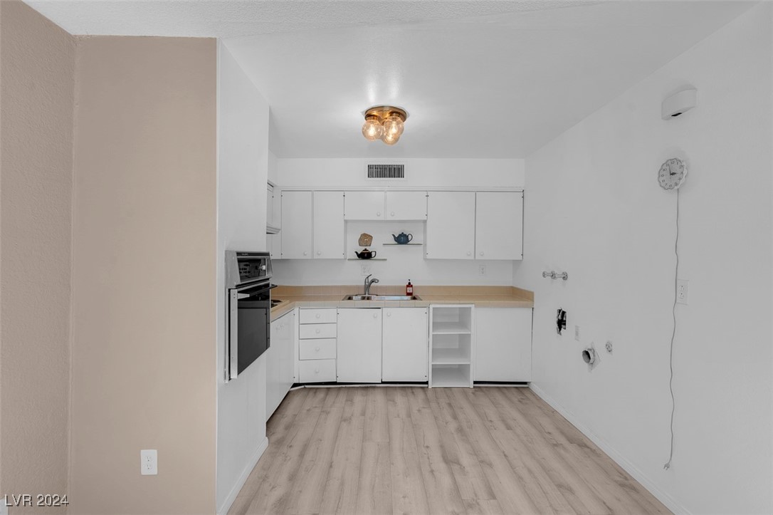 350 East Desert Inn Road D108